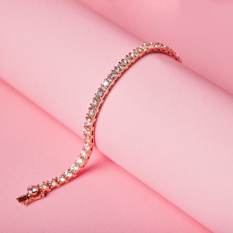 Tennis Bracelet in Gold with 7.30ct Colorless Diamonds br2120
