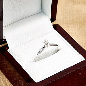 Engagement ring i009 in Gold with Diamond 0.10ct - 0.25ct
