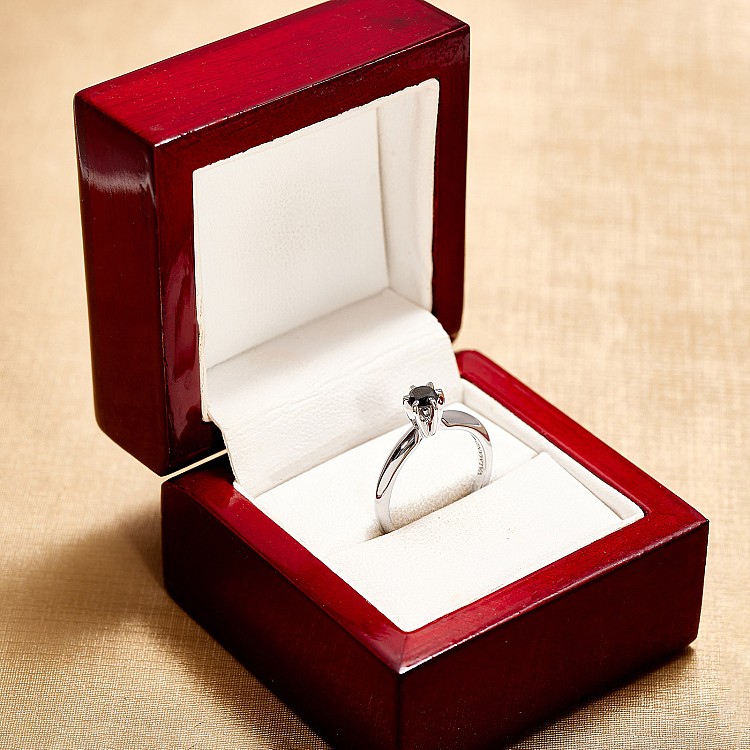 Gold engagement ring i012Dn with Black Diamond 0.33ct - 0.85ct