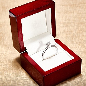 18k Gold or Platinum Engagement Ring with Diamond 0.15ct - 0.25ct - model i012