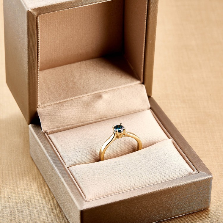 Bague de fiançailles en or avec diamant bleu 0,30 ct - 0,50 ct - modèle i122089