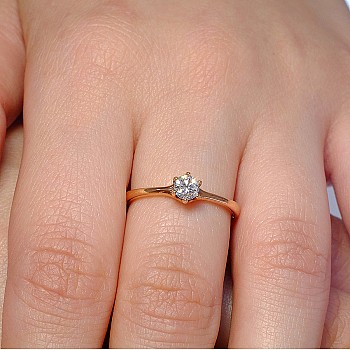 18k Yellow Gold Solitaire Engagement Ring with GIA Certified Brilliant Diamond - model i122118