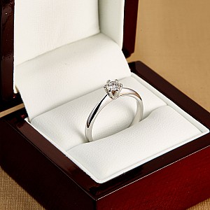 Engagement ring model Tiffany i168 in Gold with Diamond 0.10ct - 0.25ct