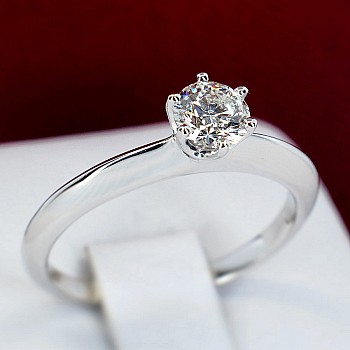 Classic Platinum Engagement Ring with GIA Certified Diamond 0.50ct or 0.70ct - model i1906