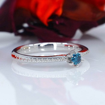 18k Gold or Platinum Engagement Ring with 0.15ct - 0.25ct Blue Diamond - model i220