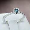Anello di fidanzamento i513Db in oro con diamante blu da 0,10 ct - 0,15 ct