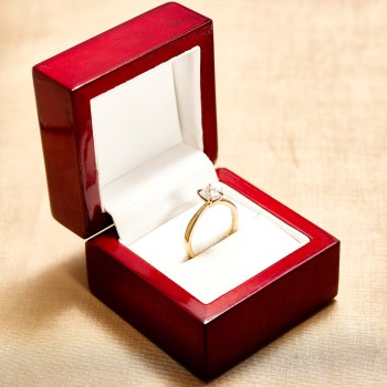 Bague de fiançailles classique en or 18 carats ou en platine avec diamant ovale certifié GIA de 1,00 ct - modèle i4460