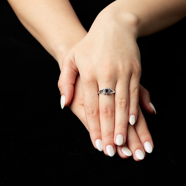 Bague cadeau en or avec émeraude et diamants - modèle i006