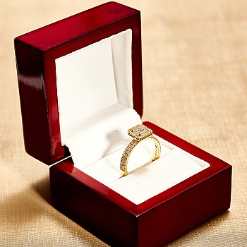 Anillo de compromiso de oro con diamante central certificado por el GIA de 0,30 o 0,40 ct y diamantes secundarios - modelo i1061