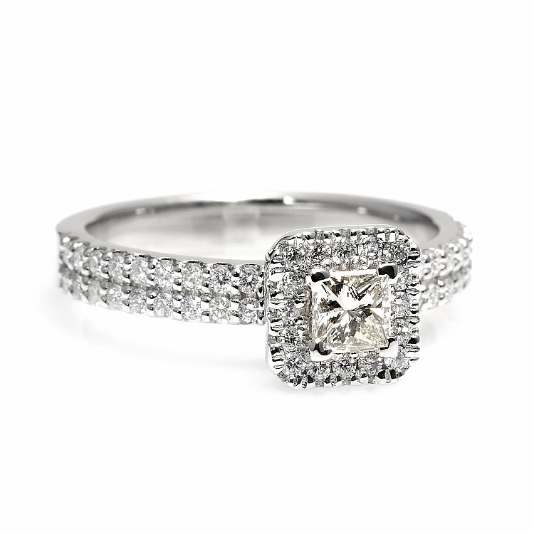 Bague de fiançailles en or avec diamant central et diamants secondaires certifiés GIA de 0,50 ou 0,70 ct - modèle i1061