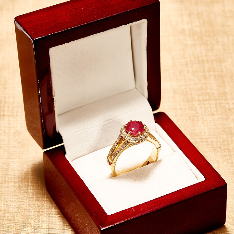 Gouden verlovingsring met robijn en diamanten i122311RbDi