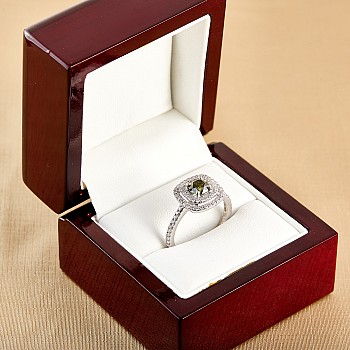 18k Gold or Platinum Engagement Ring with Green Diamond and Diamonds - model i1903