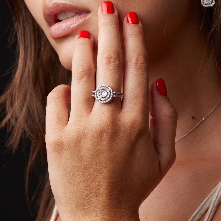 Ring - Hanger met beweegbare kettingen in goud met stokbrood en ronde diamanten i2932