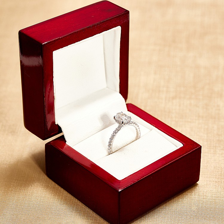 Anello di fidanzamento in platino stile Tiffany con diamante ovale da 2,00 ct certificato GIA i4054DovDi