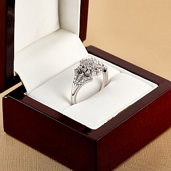 Gold or Platinum Gift Ring with Diamonds - model i2963
