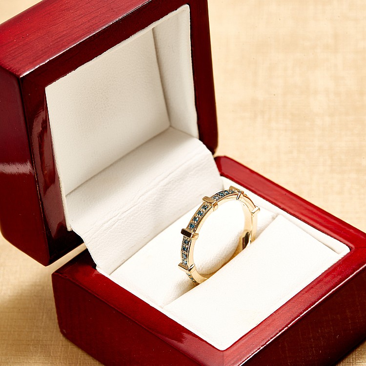 Gold Gift Ring with Blue Diamonds i122400db