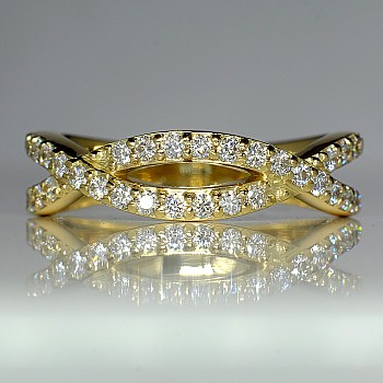 Gold Gift Ring with Diamonds - model i501