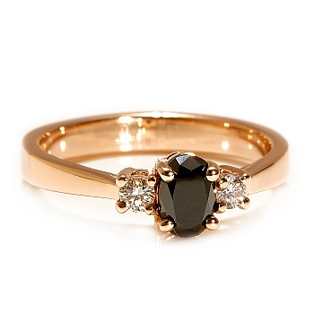 Drie-stenen gouden verlovingsring met ovale zwarte diamant en kleurloze diamanten - model i015
