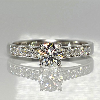 18k Gold or Platinum Engagement Ring with Diamonds 0.20ct - 0.25ct - model i056