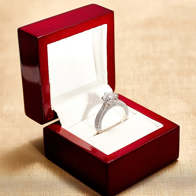 Bague de fiançailles en or avec diamant certifié GIA de 1,00 ct et diamants secondaires - modèle i122474