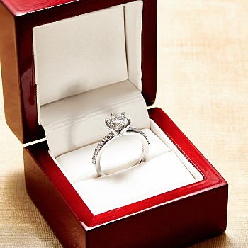 18k Gold or Platinum Engagement Ring with GIA Certified 0.50ct or 0.70ct Central Diamond and Secondary Diamonds - model i504