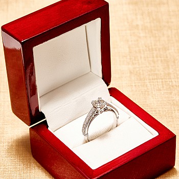 Bague de fiançailles Verragio en or avec diamant central certifié GIA 0,50 ct ou 0,70 ct et diamants secondaires - modèle i636