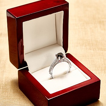 Verragio engagement ring in 18k Gold or Platinum with black diamond and diamonds - model i636