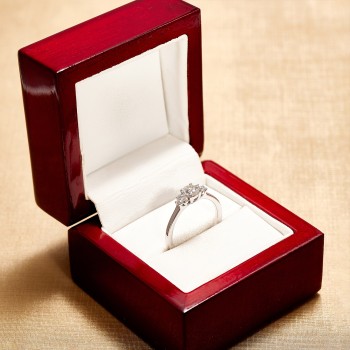 Bague de fiançailles en or avec diamant central certifié GIA de 0,30 ct ou 0,40 ct et diamants secondaires - modèle i71604