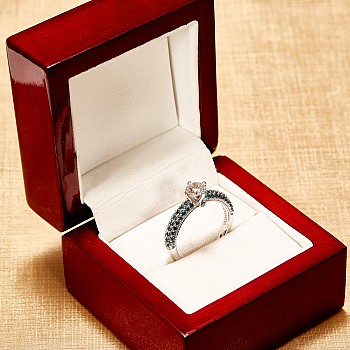 Bague de fiançailles en or avec diamant incolore certifié GIA et diamants bleus - 0,50 ct - 0,70 ct - modèle i906