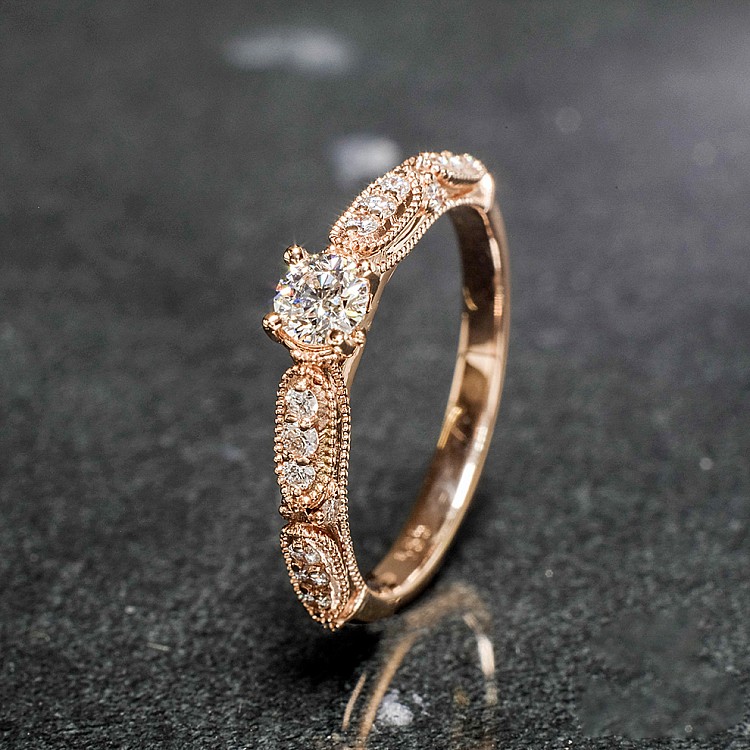 Bague de fiançailles en or avec diamant central certifié GIA de 0,30 ct ou 0,40 ct et diamants secondaires - modèle i123240