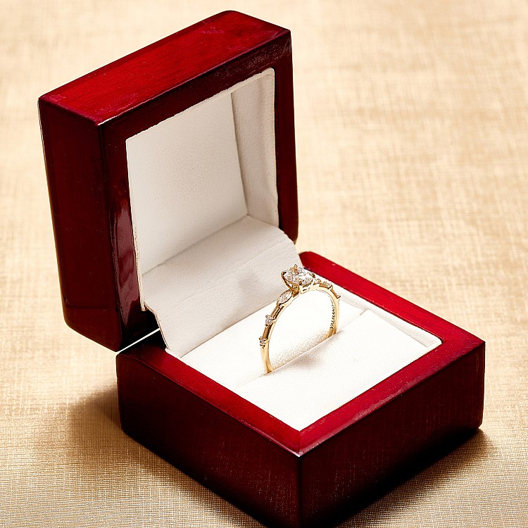 Bague de fiançailles en or 18 carats ou platine avec diamant ovale certifié GIA de 1,00 ct et diamants secondaires - modèle i4685