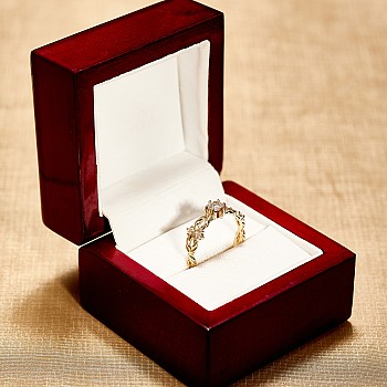 14k Gold Twisted Design Engagement Ring with Diamond - model i059