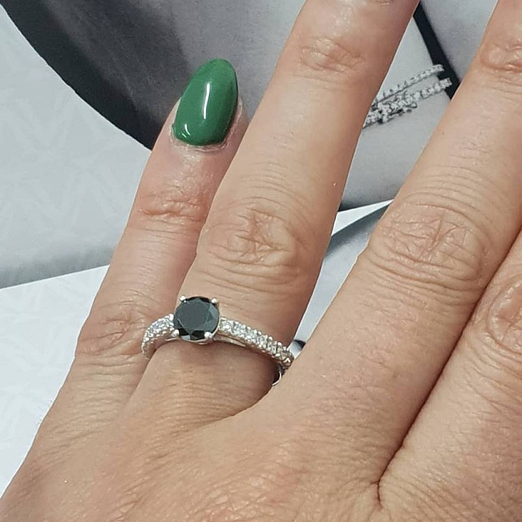 Engagement ring i645DnDi model Tiffany Novo in Gold with Black Diamond and Diamonds