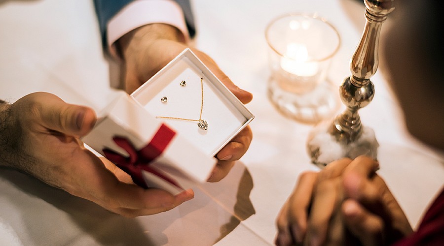Personalized necklaces - perfect gifts for the ladies in your life