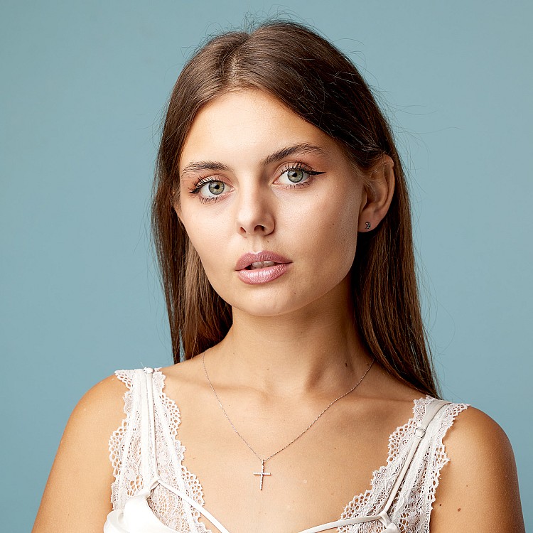 Boucles doreilles en or avec diamants bleus - modèle c1944