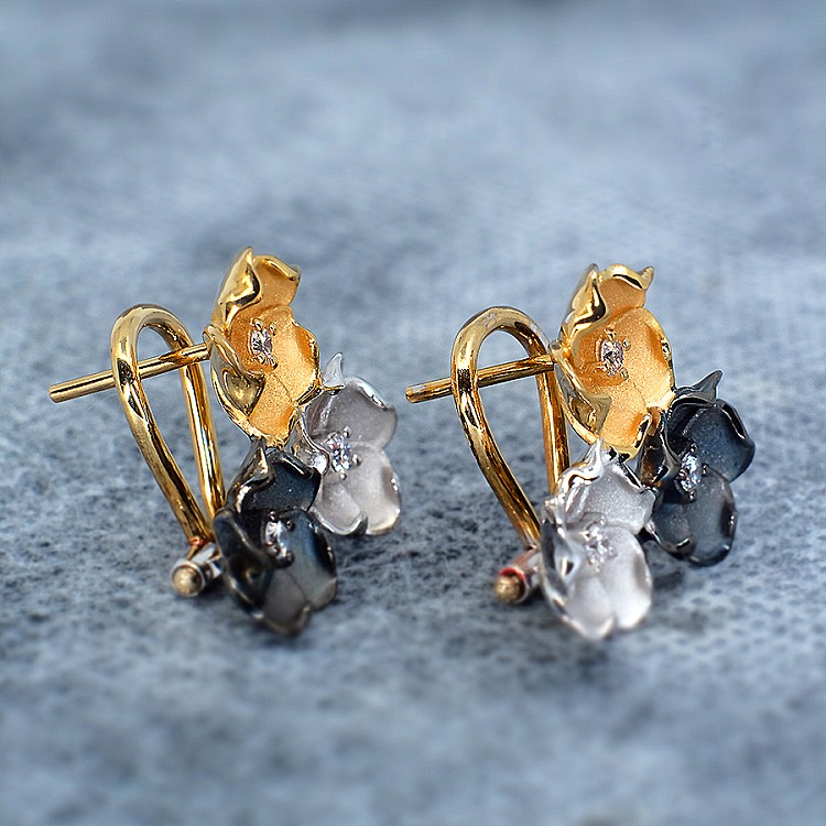 Orecchini in oro e diamanti c878