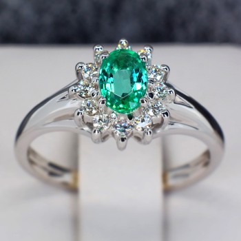 18k Gold or Platinum Engagement Ring with Emerald and Diamonds - model i042006