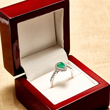 Halo 18k Gold or Platinum Ring with Emerald and Diamonds - model i1192