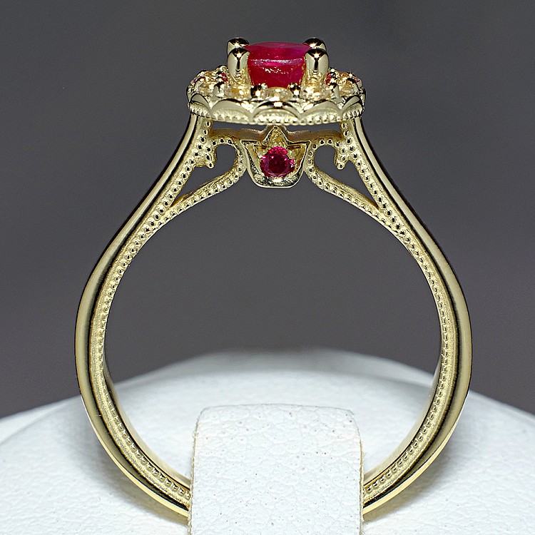 Bague de fiançailles en or avec rubis et diamants - modèle i524