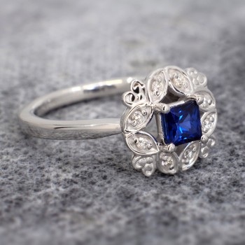 18k Gold or Platinum Engagement Ring with Sapphire and Diamonds - model i72000