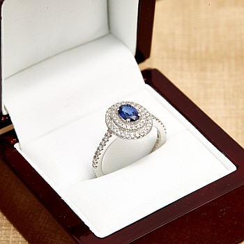 Vintage 18k Gold or Platinum Engagement Ring with Oval Sapphire and Colorless Diamonds - model i1903