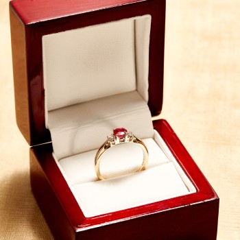 18k Gold or Platinum Ring with Ruby and Diamonds - model i025