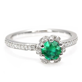 Gold Ring with Emerald and Diamonds - model 121997