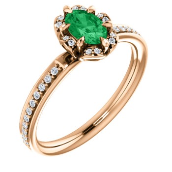 Gold Ring with Oval Emerald and Diamonds - model 121997