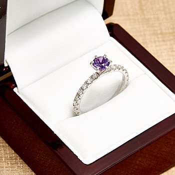 Gold or Platinum Ring with Amethyst and Diamonds - model i1869