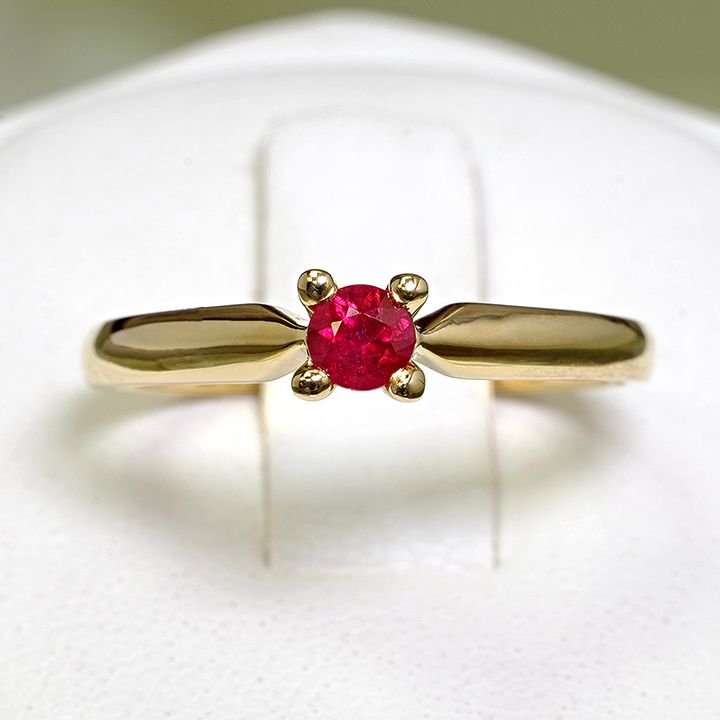 Engagement Ring i004Rb in Gold with Ruby