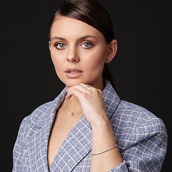 Solitaire Gold Pendant with Round Blue Diamond - model pan525