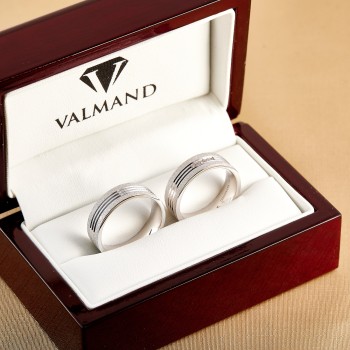 Alliances bicolores en or et diamants - modèle v0761