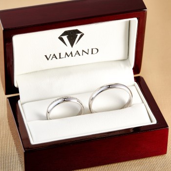 Alliances classiques en or ou en platine avec diamants - modèle v0801