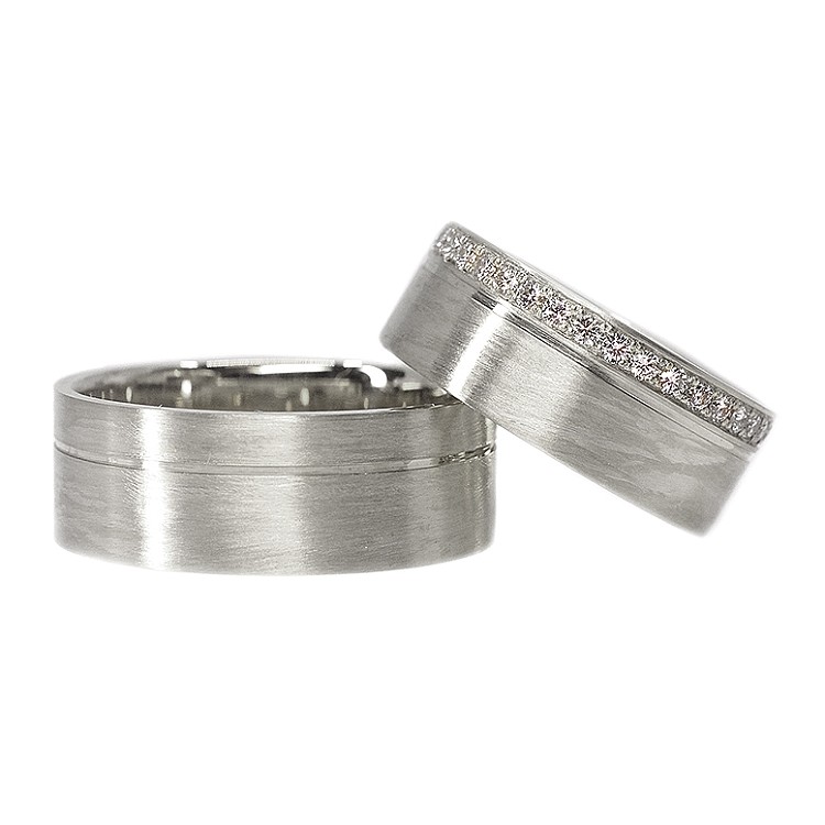 Alliances en or satiné et diamants - modèle v0971